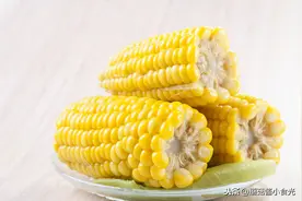 ​都是玉米，原来白色和黄色玉米差这么大，知道区别后不要买错了图片