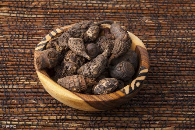 中医常见治疗胃病的中药材大全，很实用，收藏起来吧