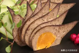 凤眼猪肝造型独特！所以，咸蛋黄是怎么酿进猪肝的？图片