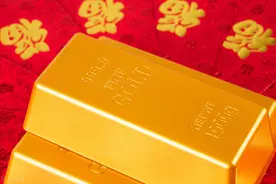 杨大爷从自家地里挖出了黄金，没想到却赔了钱图片