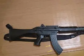 日本枪迷改装的迷惑步枪，89式的底子，融入俄式与美式风格图片