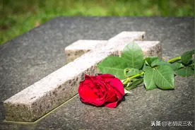 农村俗语：“前后左右‘水射坟’，家无人丁绝后人”，是啥意思？图片