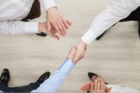 芦溪一对姑侄为工钱对簿公堂，法官倾情调解缓和关系图片