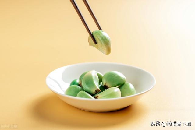 为什么你泡的腊八蒜不绿？很可能和这“4泡”有关，涨知识了