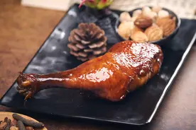 低温煮鸡腿，转身变烧烤？鲜嫩和香脆并存，少油少盐美味更健康图片