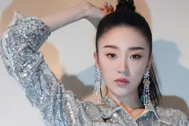 “林有有”告别《三十而已》，唱歌跳舞，淘汰许魏洲，曝光老本行图片