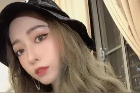 52岁焦恩俊晒两女儿近照，姐妹俩颜值可出道，长相都神似爸爸图片