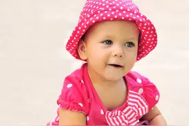 夏日炎炎，三岁宝宝还要用纸尿裤，掌握这几点轻松让孩子自主尿尿图片