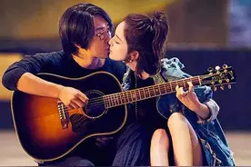 大鹏晒和娜扎戏中亲吻照，自称三周年纪念日，奇特行为惹网友热议图片