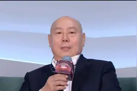江苏晚会状况百出：蔡徐坤王源耳返都出问题，演员假唱，歌手破音图片