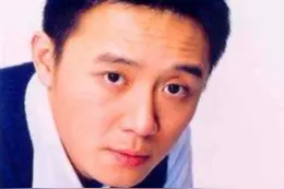 演员张博"毒瘾"发作欲家暴女友谭维维，却反被女友打骨折住进医院图片