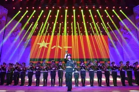 武警网络春晚 丨行进军乐演奏《武警战士忠于党》图片