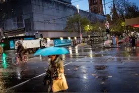 大雨、冷风…… 澳大利亚墨尔本正式“官宣”进入冬天图片