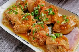鸡翅包饭究竟有多好吃？完胜饭店的红烧鸡翅，口感鲜嫩不用吐骨头图片