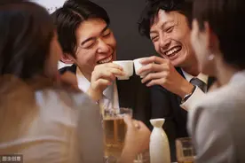出差在外，领导的同学请吃饭，问你“去不去”，会来事说3个话术图片