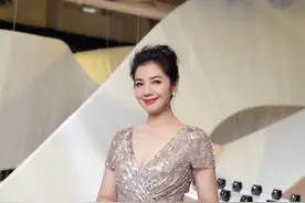 钟楚红庆祝60岁生日，为丈夫守寡13年，失去挚爱的她现在怎样了？图片