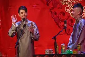 张云雷终于被官方认可！人民网点名让他做形象大使，二爷要回来了图片
