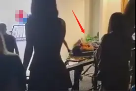 曝《明日之子》胡宇桐被抬上救护车！曾捂心脏站不稳，现场有哭声图片