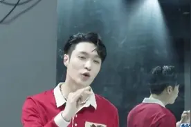 张艺兴豪送300双匡威给街舞选手，连节目的保安都没落下！图片