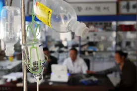 一个镇仅一名大专生乡村医生，大学生村医能留的下吗？图片