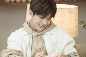 有一种时尚，叫做易烊千玺的卫衣图片