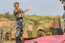 解放军空降兵批量列装新装备 机炮版轮式战车“火力强悍”图片