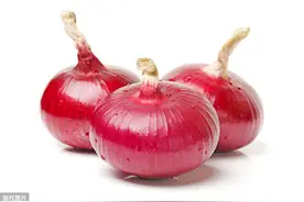 女子买一吨洋葱送前任 快递小哥：前任哭没哭不知道，自己已经被熏哭了图片