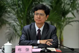 郑强教授：战争来临，我将率领学生奔赴前线！网友：国家的脊梁图片
