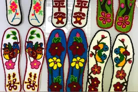 山东省临沂市临沭县，沂蒙手工绣花鞋垫，一针一线源远流长图片