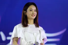 赵丽颖：从失败的恋情中明白自己所需，却错过正当最好年纪的爱情图片