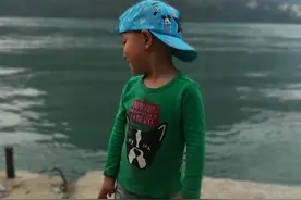 亲亲宝贝，快乐时光图片