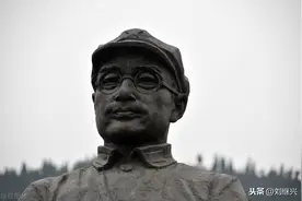 十大元帅中刘伯承最高寿，家中出将军也最多，三子一女都是少将图片