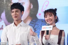 众主演出席《微微一笑很倾城》收官庆功宴图片