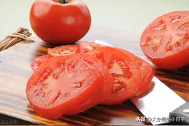 豆腐和西红柿这么做，太适合天热吃了，嫩滑入味又下饭图片