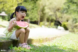和孩子一起朗诵这60首夏日古诗词，感受美好的夏天图片