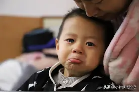 宝宝看见有些人突然大哭预示这个人运气不好？读懂婴儿心理少误会图片