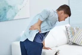 路医生说丨腰椎一做手术人就“废”了，一辈子告别运动？并不是图片