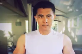 “肌肉男”常戎：教训刁蛮洋演员，成功抱得美人归图片