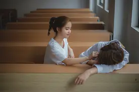 小说：告白暗恋已久的男神，谁想他的回答让我隔天成为全校的笑柄图片