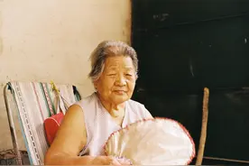 3位65岁老人哭诉:家有长寿老人，那份无法言说的痛苦只能自己忍受图片