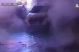 吉林四平一处供热管道爆裂有车辆被泡 供热公司：已抢修完毕图片