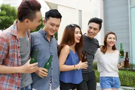 “朋友妻不可欺”，但是我爱上了朋友的妻子，一名男子说出了经历图片