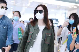佘诗曼还是那个“霸气娘娘”，长发飘动随风吹风，气质尽显图片