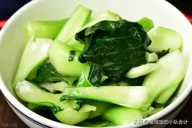 青菜怎么焯水才能颜色翠绿，口感清脆？掌握窍门，其实很简单图片