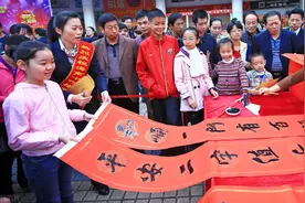 春联，究竟要什么时候贴最合适？图片