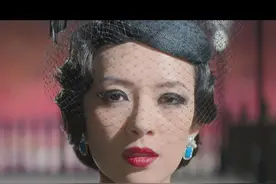 披着黑帮片的外衣，但《罗曼蒂克消亡史》的核心是《八佰》的前奏图片