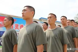 男儿何不带吴钩——在读硕士王飞宇立志携笔从戎图片