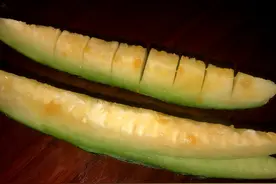 吃了20年的新疆哈密瓜，才知道要这样切的，又涨知识了图片