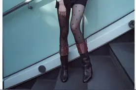 天冷了，该好好研究研究"连裤袜"了，怎么穿才能保暖又时髦？图片