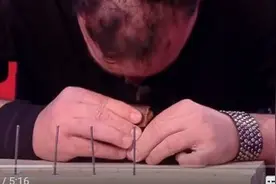 真“铁头锤子哥“｜创2分钟用头打钉38颗纪录，头骨比常人厚2倍！图片